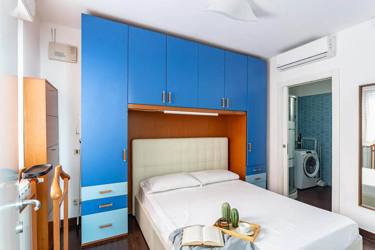 Casa Kikka - Milano City - By Host4U Apartamento