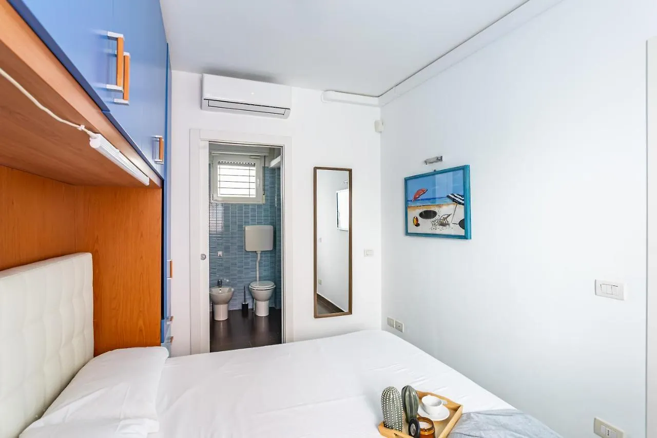 Casa Kikka - Milano City - By Host4U Apartamento 0*,  Itália